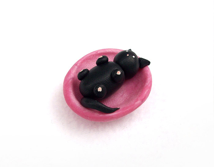 Polymer Clay Cat Fridge Magnet, Baby Cat Miniature, Clay Cat Sculpture, Cat Figurine, Puppy Kennel